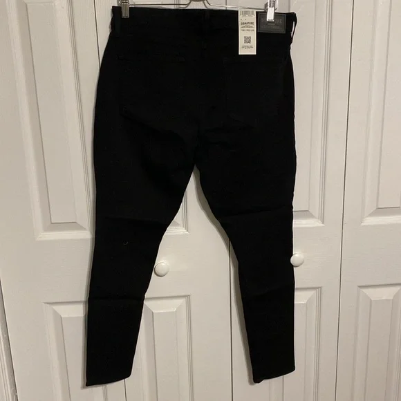 NWT set of 2 Levi Signature Jeans - Picture 7 of 8